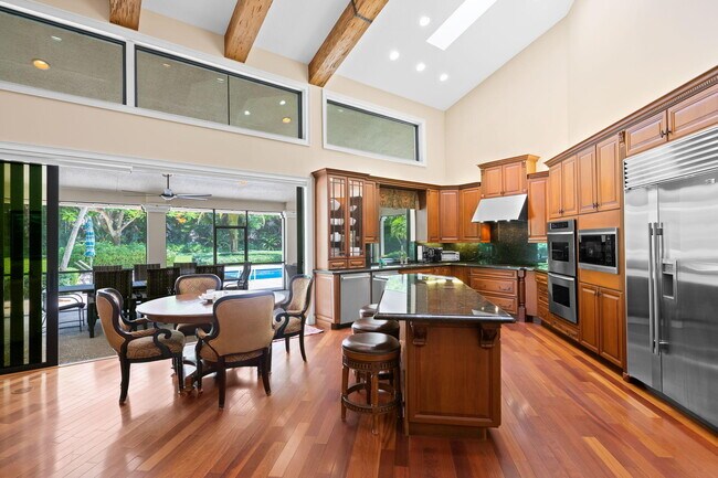 Building Photo - 18540 Long Lake Dr