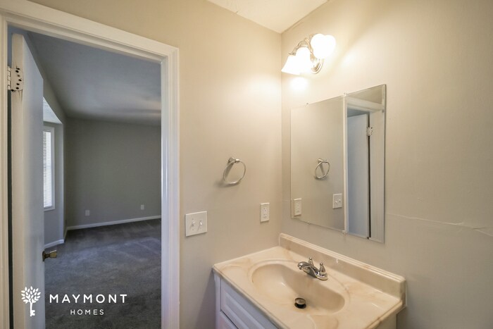 Building Photo - 5017 Dekalb Way