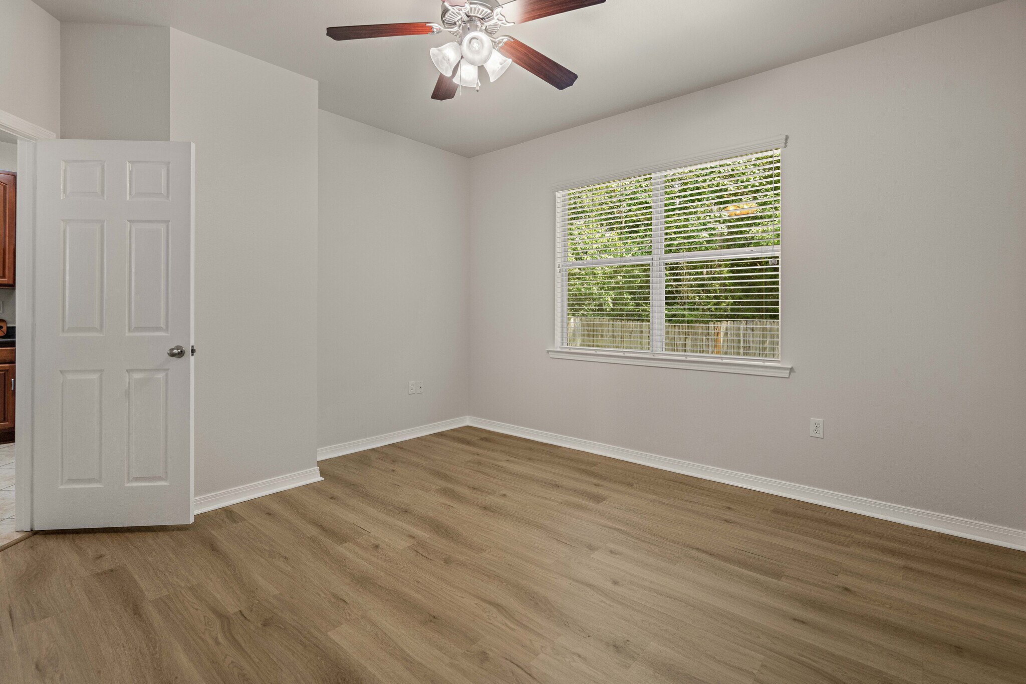 Primary - 2084 Dundee Loop N