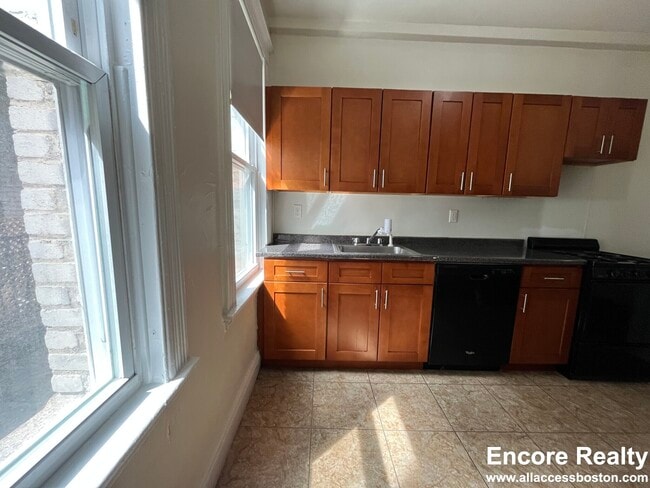 Building Photo - 1626 Commonwealth Ave