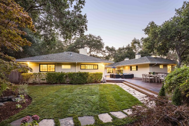 Building Photo - Luxurious Short Term Lease in Atherton: Ov...
