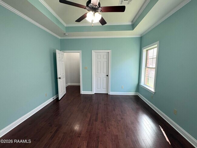 Building Photo - 120 Mirada Ln