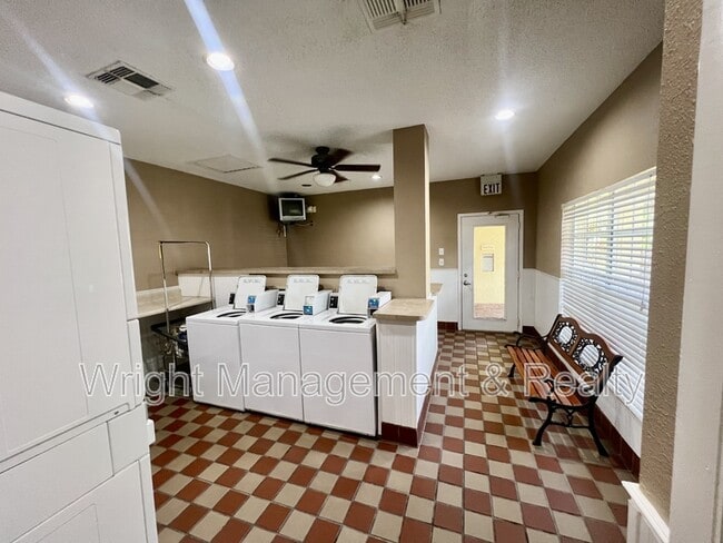 Building Photo - 2690 Coral Landings Blvd