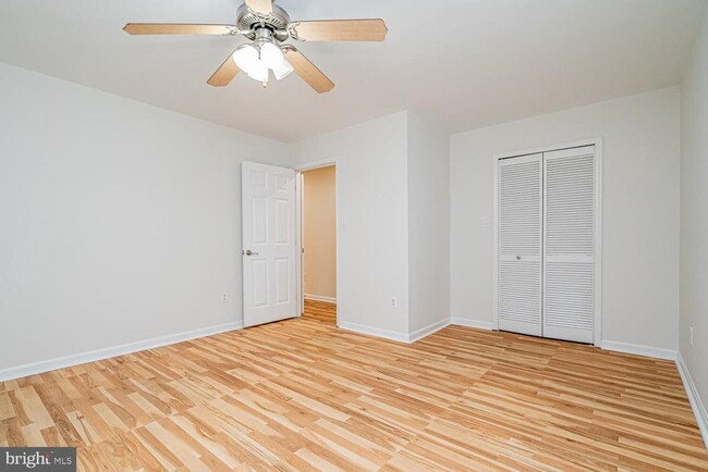 Building Photo - 1275 Quaker Hill Dr