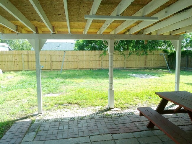 Building Photo - 6422 Beechwood Dr