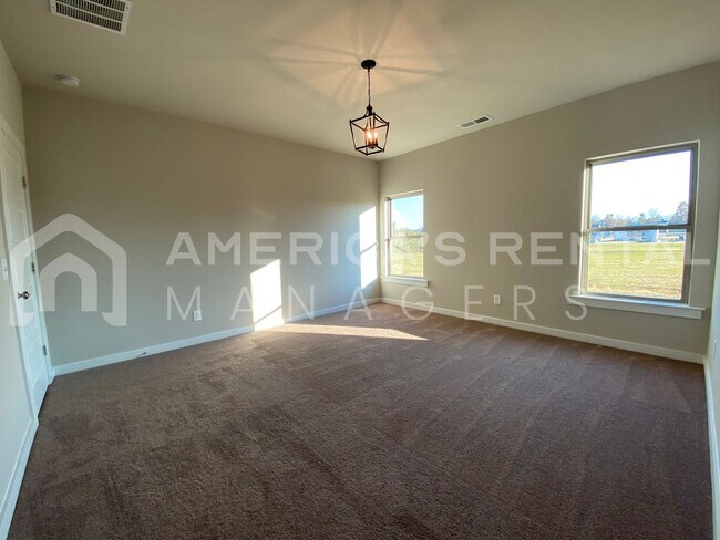 Building Photo - Home for Rent in Weaver AL... Coming Soon!