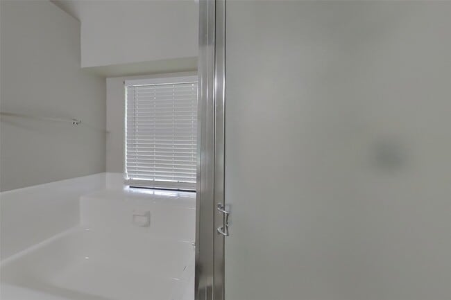 Building Photo - 7811 Bluff Trail Dr
