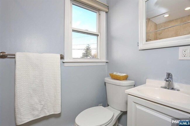 Building Photo - 7-09-9 Campbell Rd