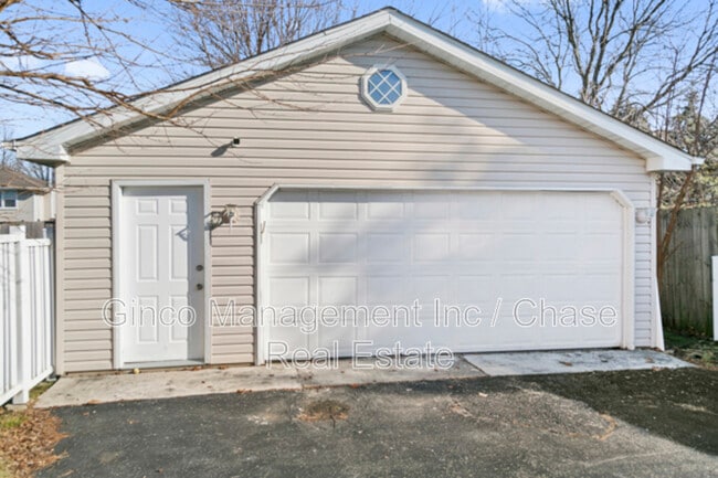 Building Photo - 2505 La Brecque Dr