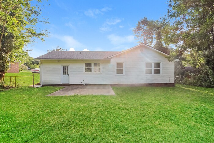 Building Photo - 126 Saturn Ln