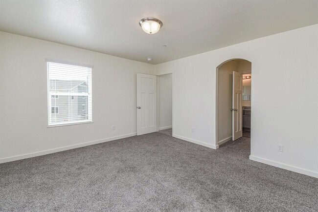Building Photo - 21155 Gosling Rd