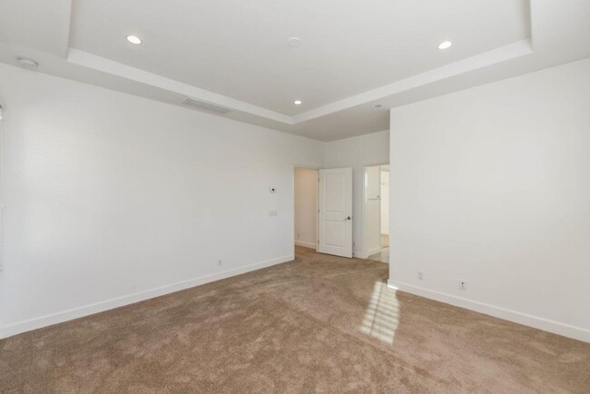 Building Photo - Irvine Single Family house 4bd/3ba Eastwoo...