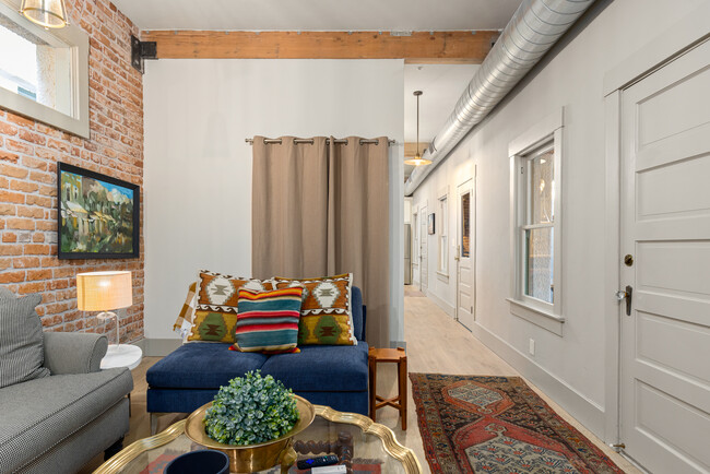 Building Photo - 343 S Scott Ave