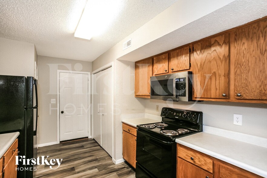 Building Photo - 4340 Autumn Crest Ct