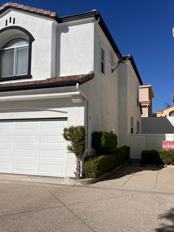 Building Photo - 27934 Crown Ct Cir
