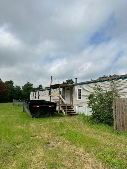 Building Photo - 104 Forest Creek Ln