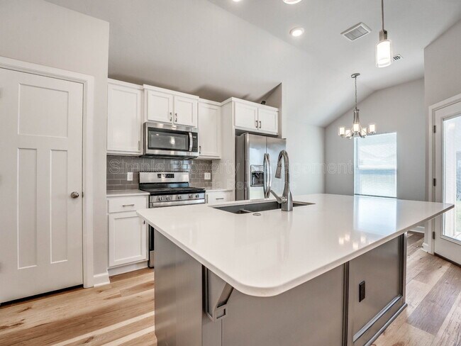 Building Photo - 608 Blue Fish Ct