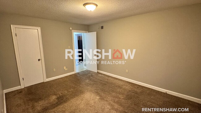 Building Photo - 3228 S Mendenhall Rd