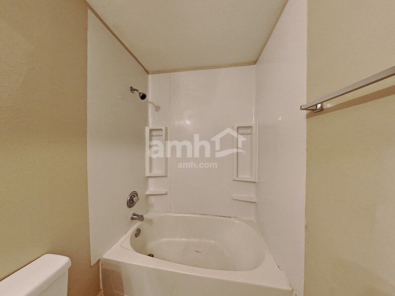 Building Photo - 4135 President's Dr W