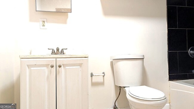 Building Photo - 1917 Baker Rd NW