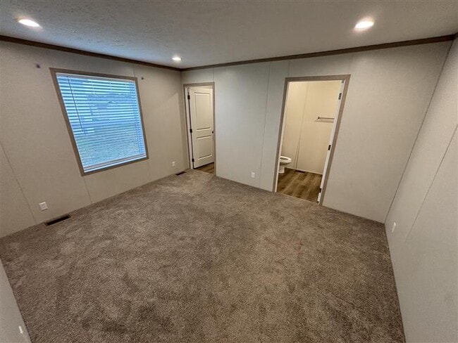 Building Photo - 36 Grant St