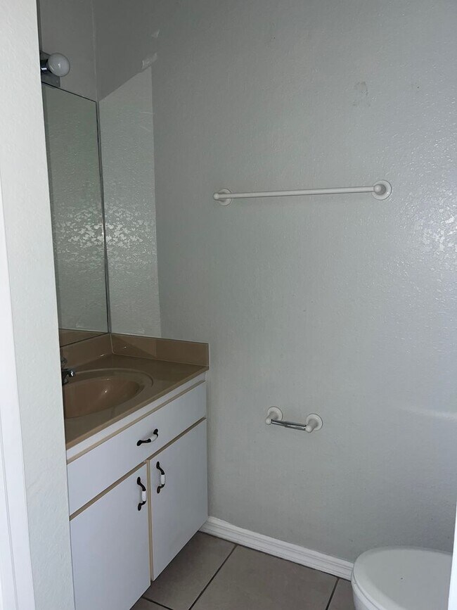 Building Photo - Villa Congress