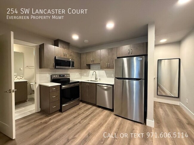 Building Photo - 254 SW Lancaster Ct