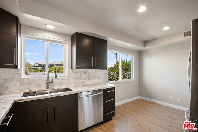 Building Photo - 4710 La Villa Marina