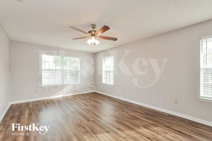 Building Photo - 20 Bickwick Ln