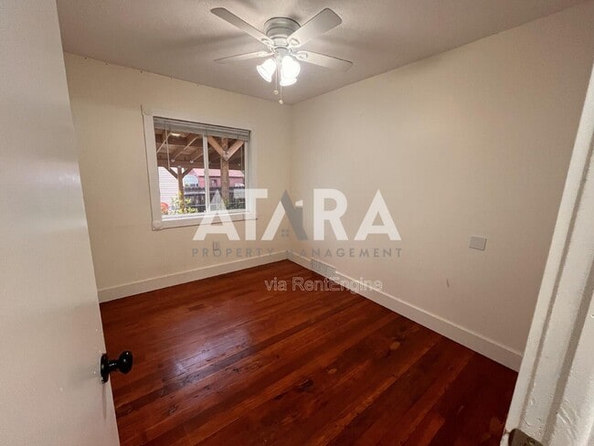 Building Photo - 745 E 3155 S