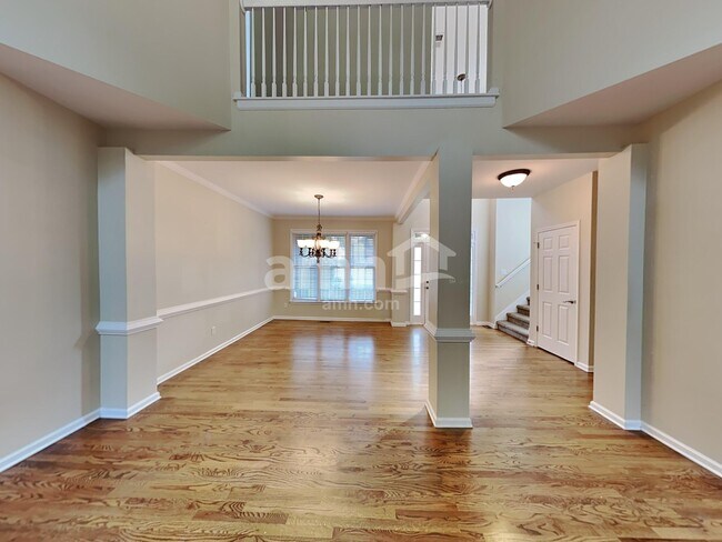 Building Photo - 521 Autumn Walk