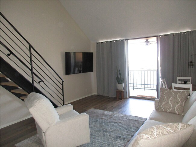 Building Photo - 12600 Melville Dr