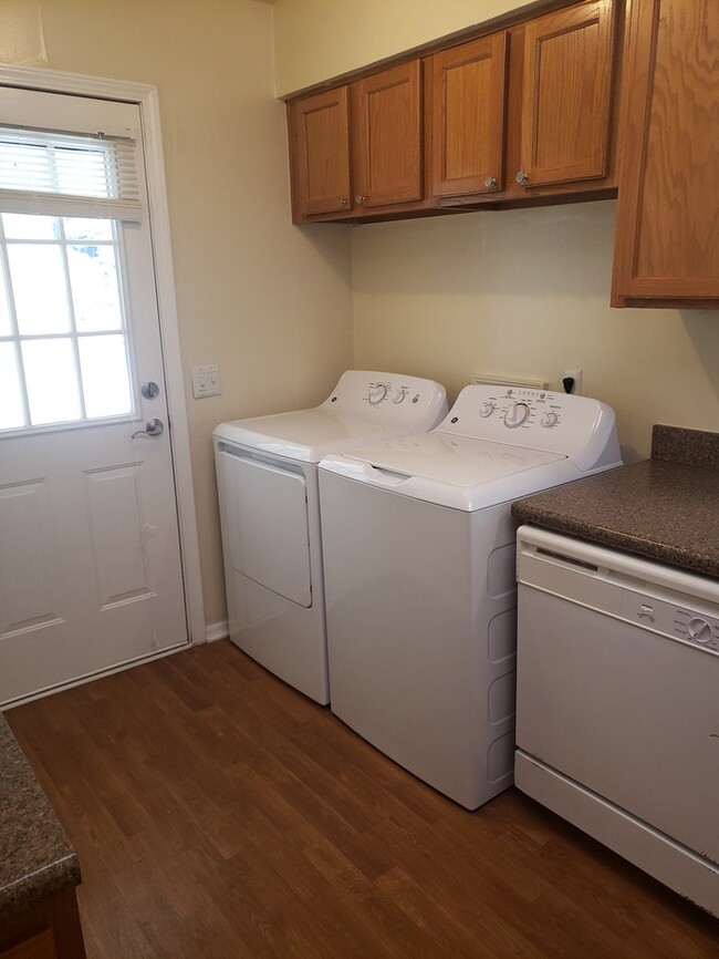 Building Photo - Lake Johnson Mews-3bd on the LAKE TRAIL!