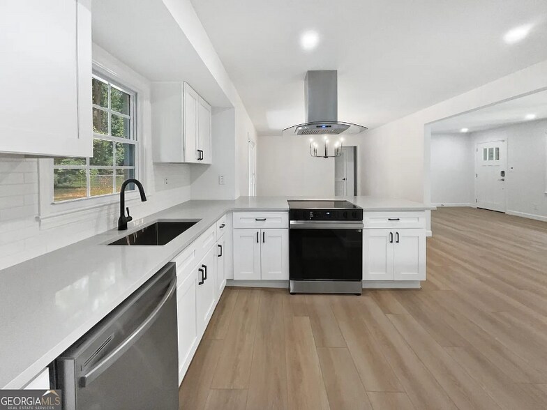 Building Photo - 2685 Rainbow Ridge Rd