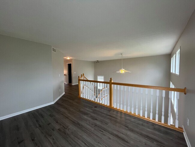 Building Photo - Beautiful Home in Scioto Reserve!