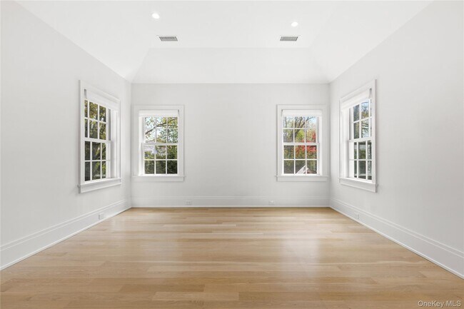 Building Photo - 25 Hunt Pl