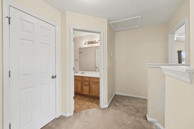 Building Photo - 272 Clayburne Dr