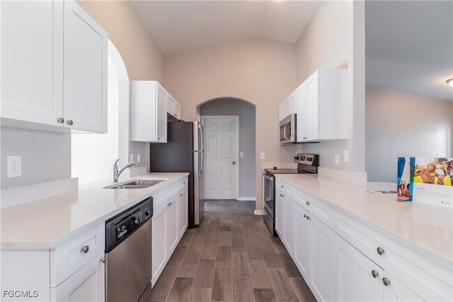 Building Photo - 23 NE 9th Pl
