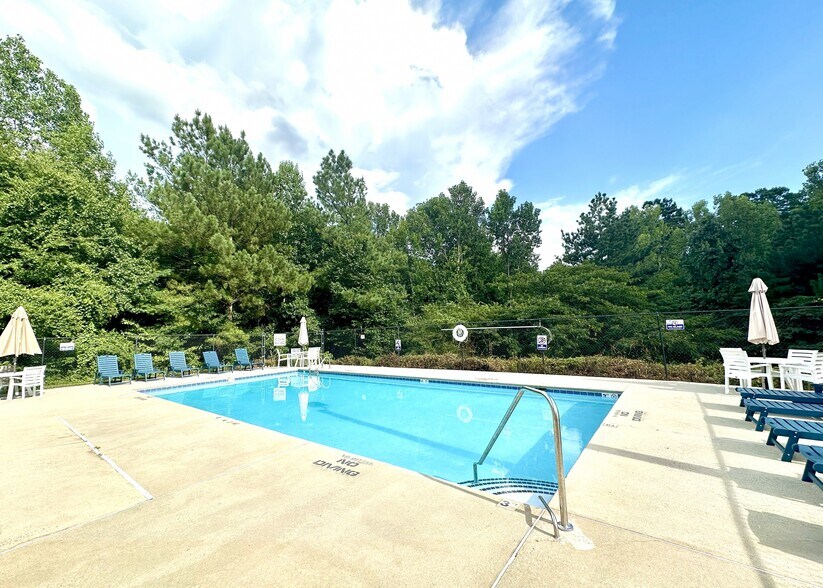 Building Photo - 6001 Boathouse Ln