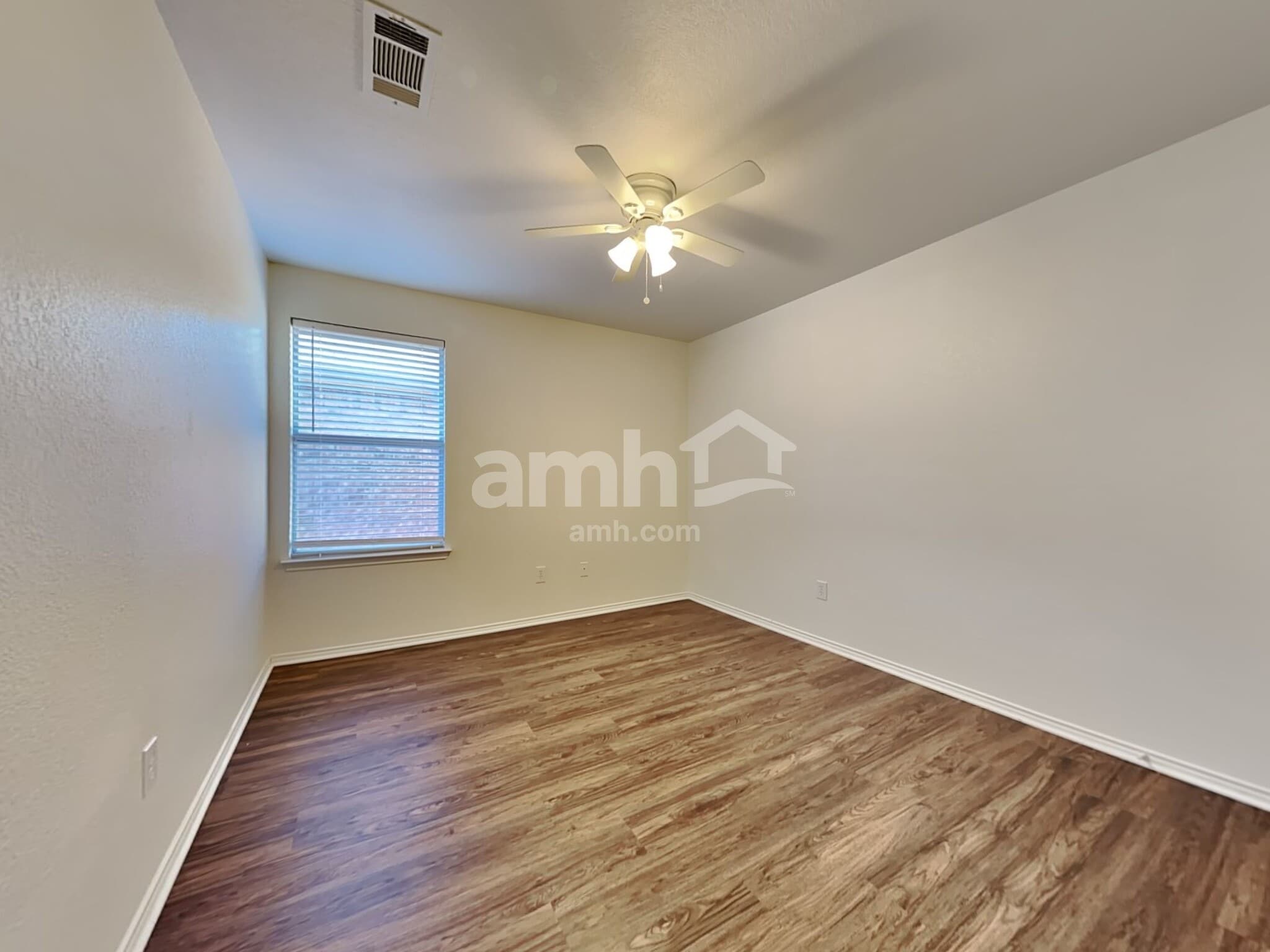 Building Photo - 8829 Stirrup Way