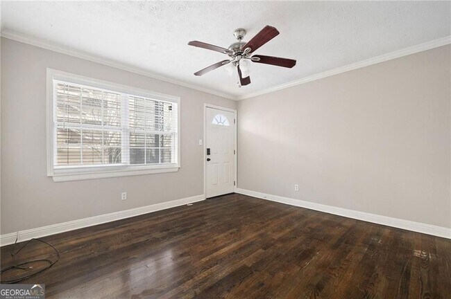 Building Photo - 21 Delmont Dr NE