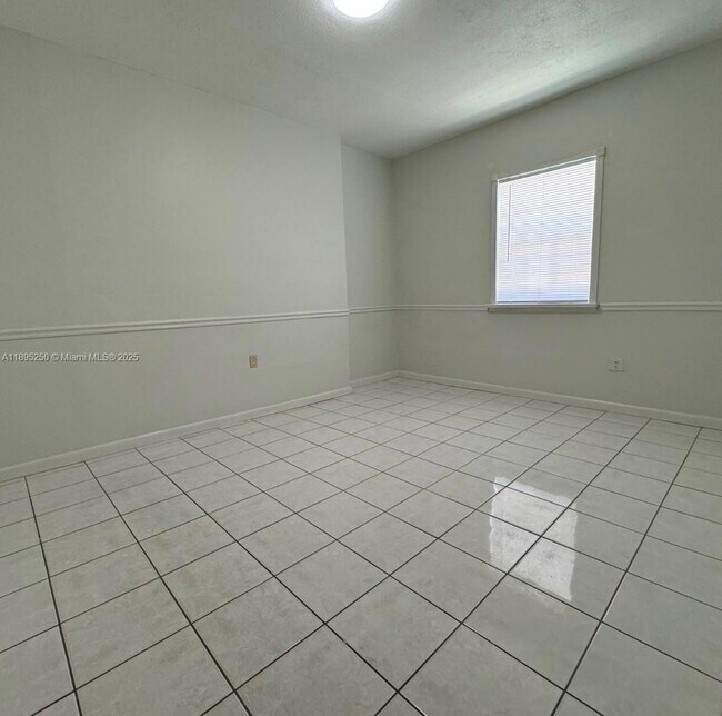 Building Photo - 11611 NW 57th Ct