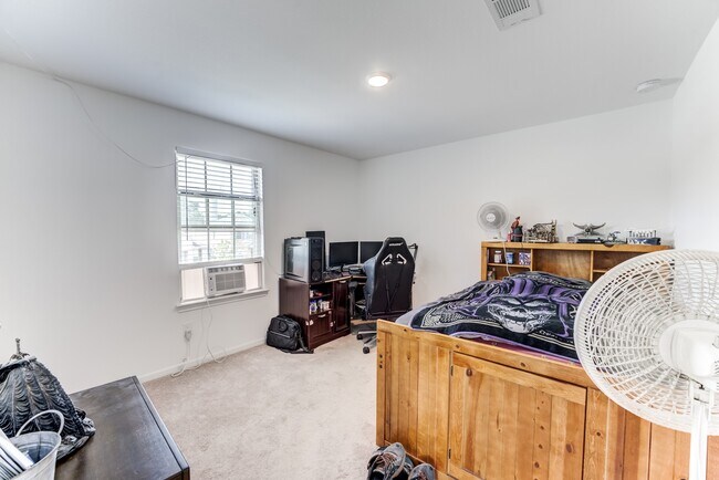 Building Photo - 338 Shady Cedar Hl Ln