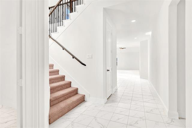 Building Photo - 2414 Thavie St