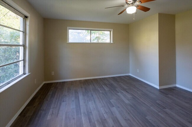 Building Photo - 5851 Southtown St