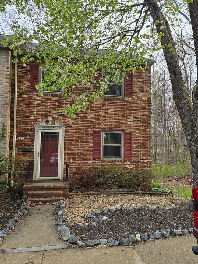 Building Photo - 439 Ridgemore St