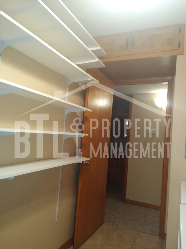 Building Photo - Condo by Lake with RV Spot!! 55+ Community