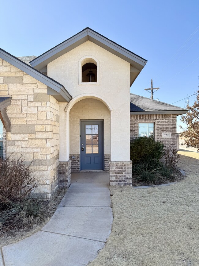 Building Photo - South Lubbock Home with Open Layout, Fireplace & Covered Patio