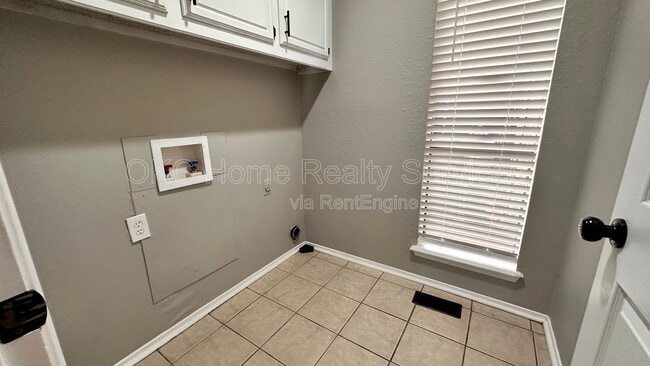 Building Photo - 6713 Lyrewood Ln