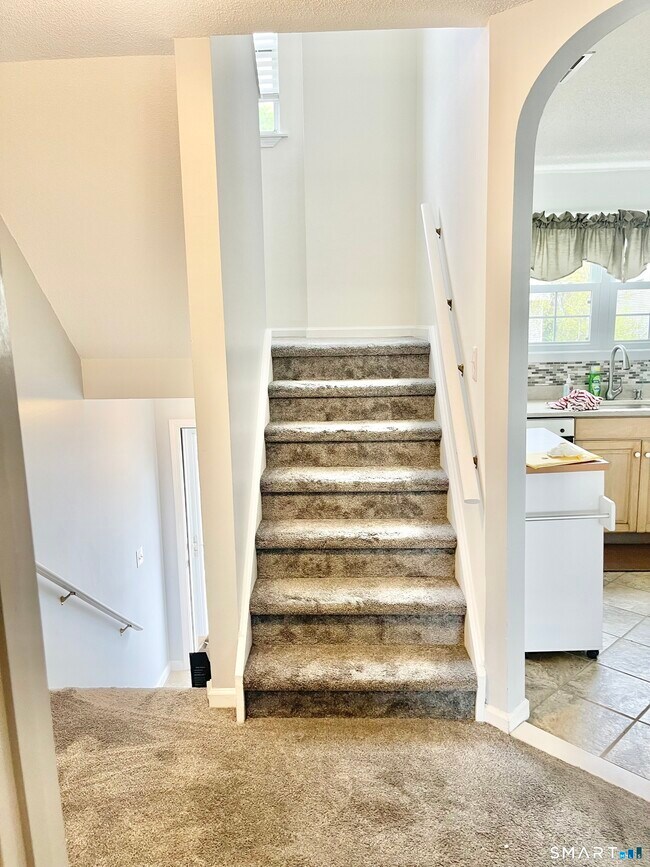 Building Photo - 2390 State St